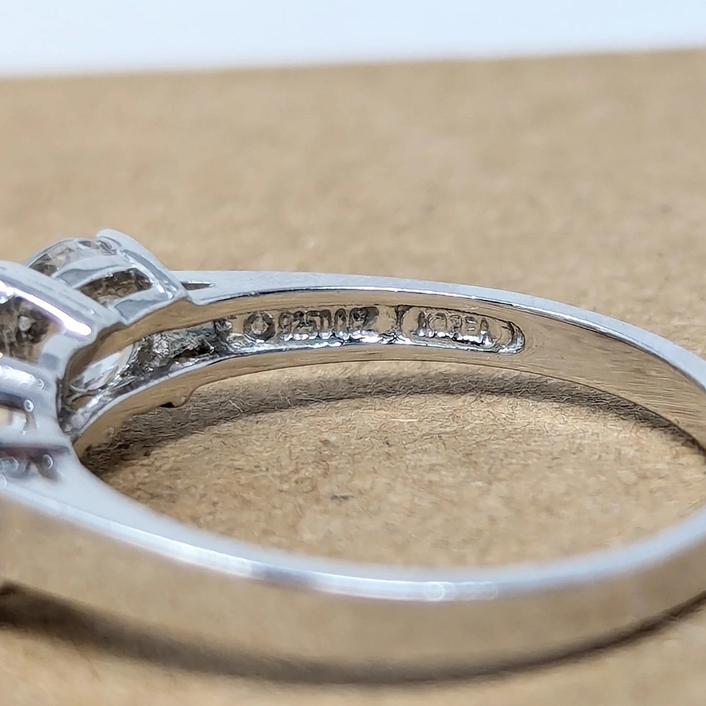 Sterling Silver 925 Diamonique DQCZ cz 3 Round Circle Stone Engagement Ring - Picture 3 of 4